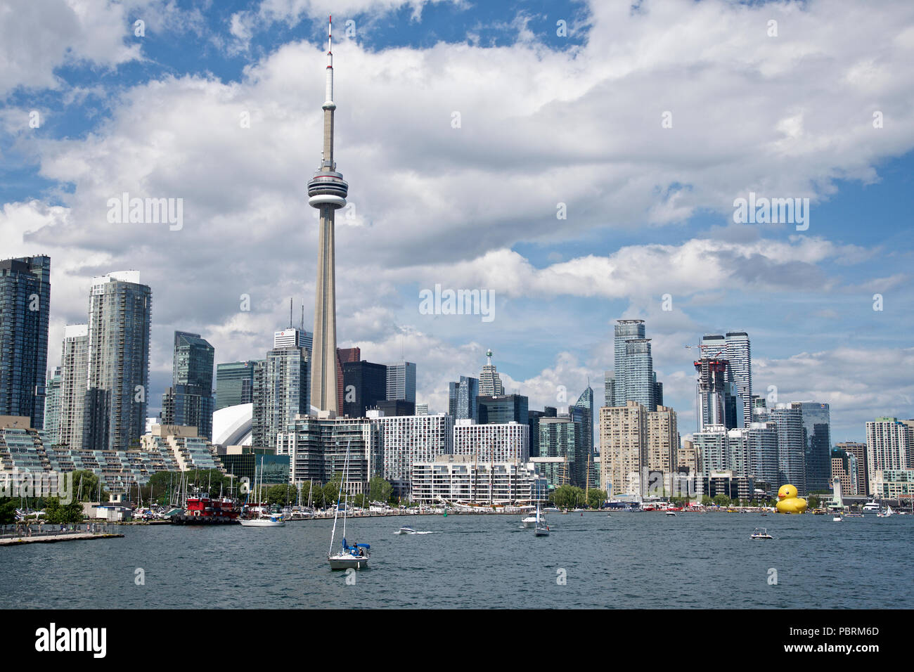 Blick auf Toronto Stadtbild vom Lake Ontario Stockfoto
