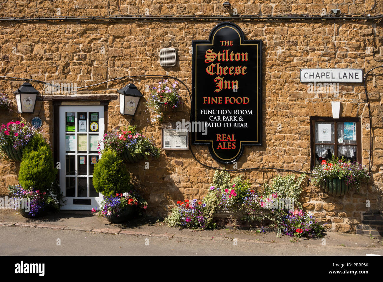 Die Stilton Cheese Inn, alte traditionelle englische Country Village Pub, Somerby, Leicestershire, England, Großbritannien Stockfoto