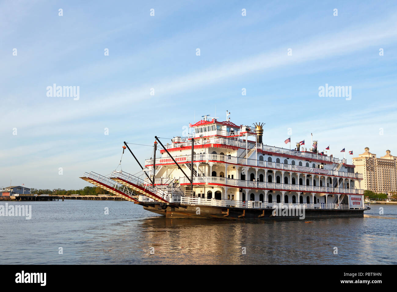 Savannah, Georgia. Georgien Königin Kreuzfahrtschiff auf den Savannah River. Stockfoto