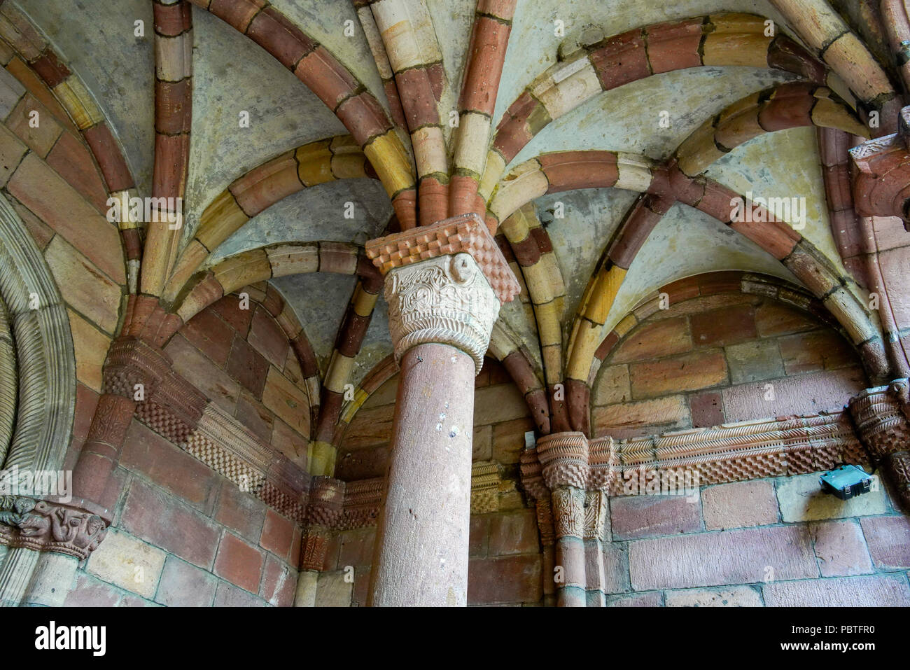 Collégiale Saint Michel-et-Gangolphe in Lautenbach ist eine Gemeinde im Département Haut-Rhin, Alsace, France. Stockfoto