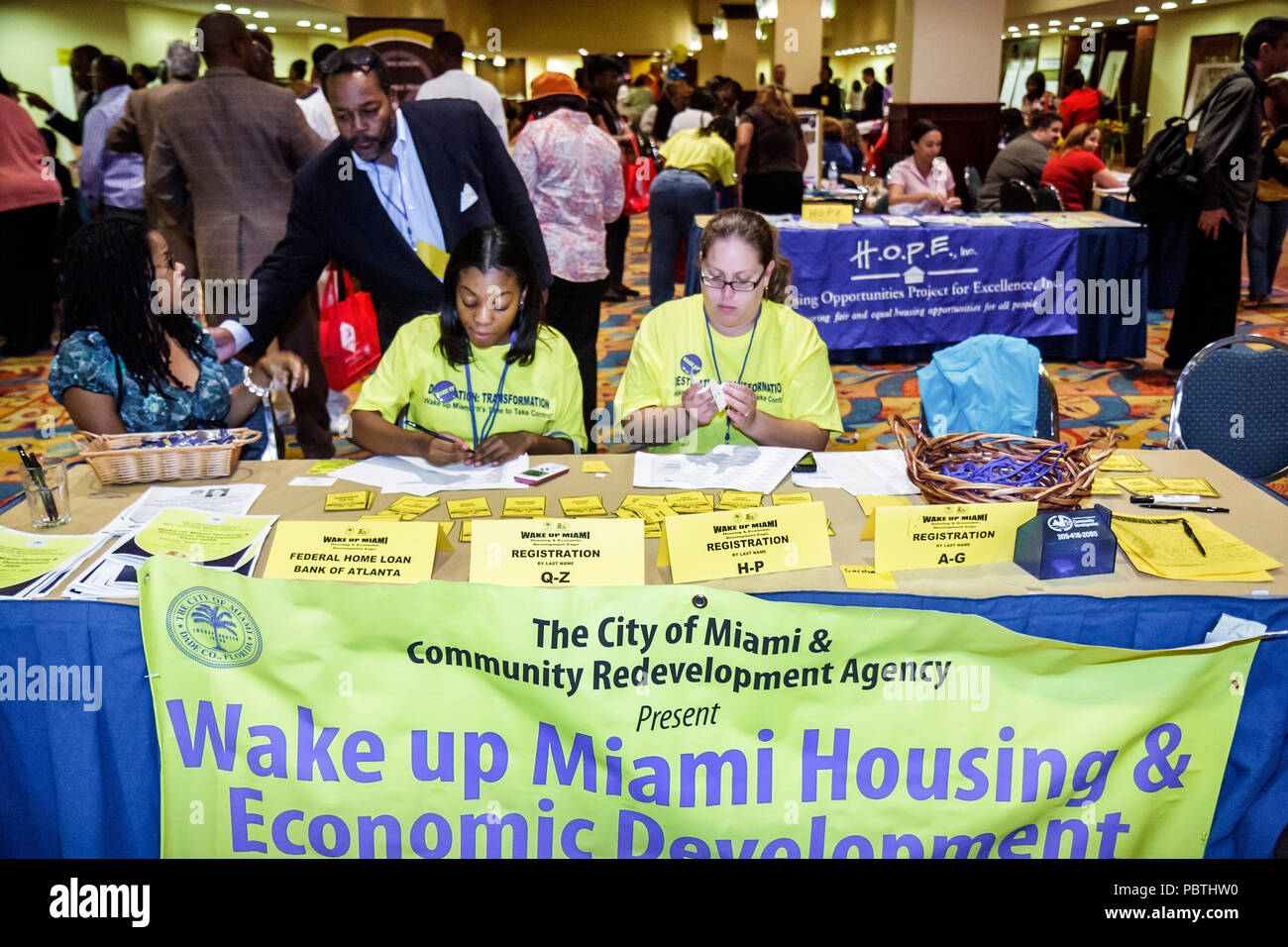 Miami Florida, Miami Downtown Hilton, Hotel, Housing & Economic Development Expo, Community Reveloppement Agency, Registrierungsschalter, Schwarze Frau weibliche Wome Stockfoto