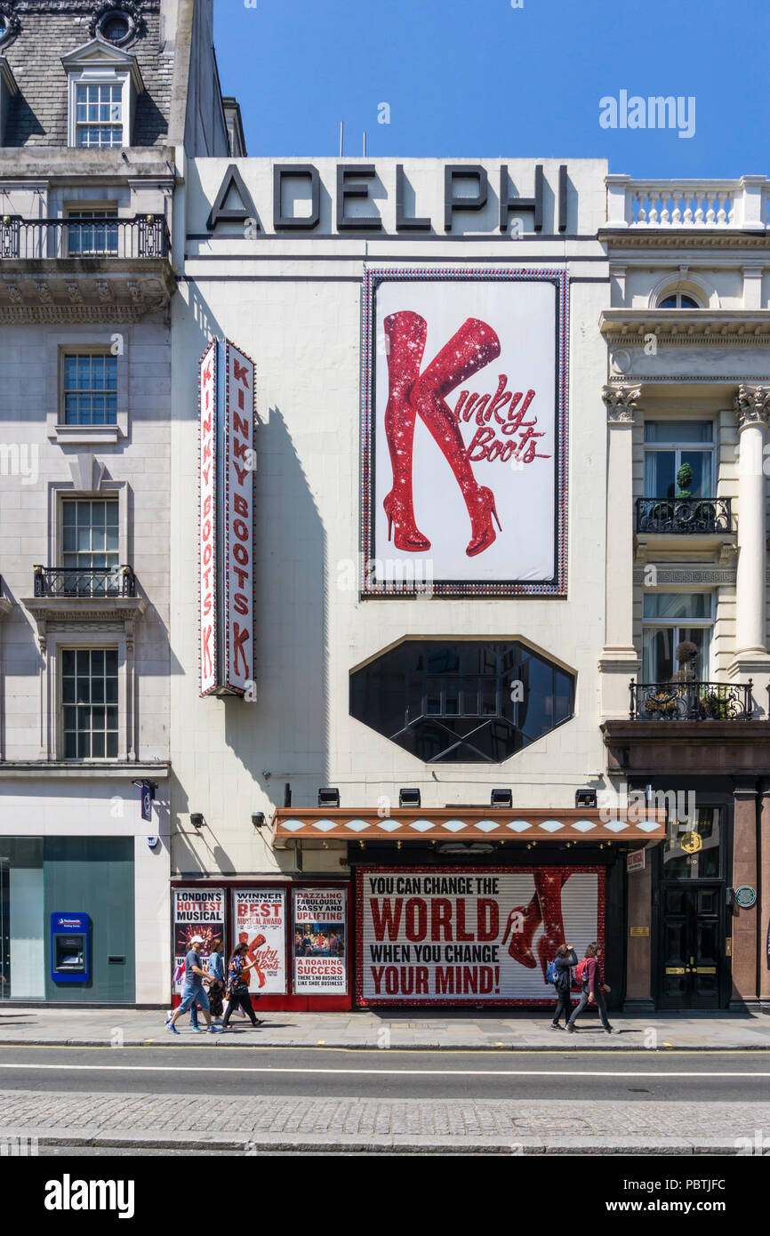 Die musikalische Kinky Boots im Adelphi Theatre im West End von London. Musik und Text: Cyndi Lauper und Buch von Harvey Fierstein. Stockfoto