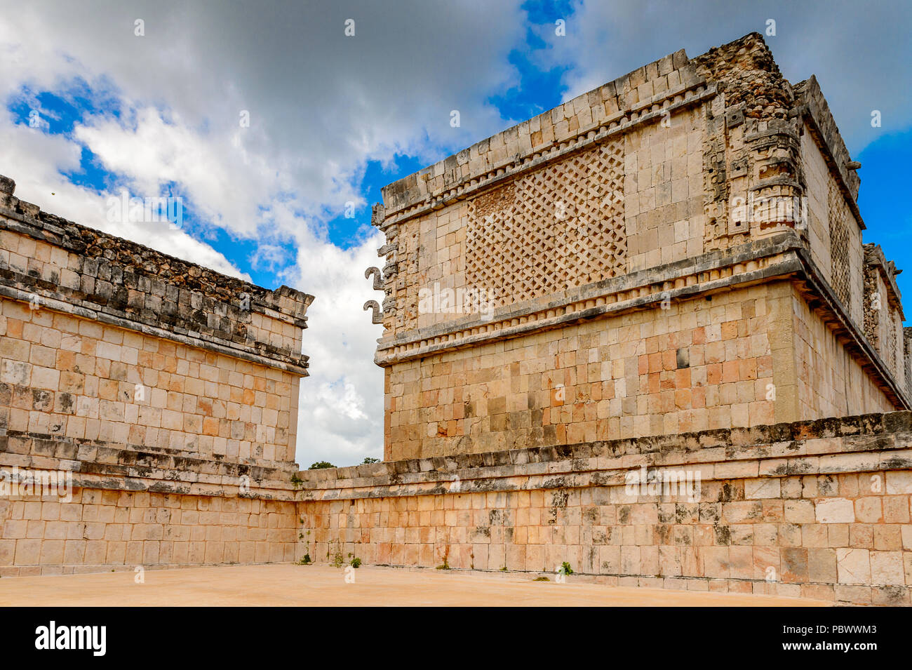 Ruinen von Uxmal, einer alten Maya Stadt der Klassischen Periode. Eine der wichtigsten archäologischen Stätten der Maya Kultur. UNESCO World Heritage si Stockfoto