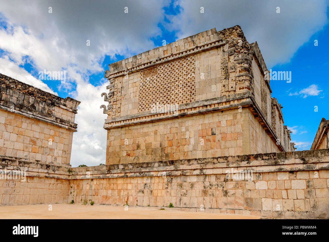 Ruinen von Uxmal, einer alten Maya Stadt der Klassischen Periode. Eine der wichtigsten archäologischen Stätten der Maya Kultur. UNESCO World Heritage si Stockfoto