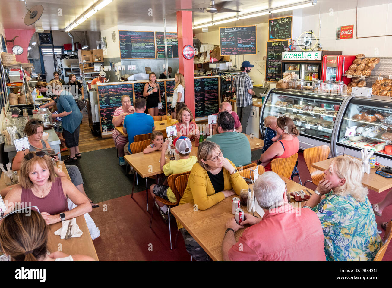 Kunden speisen auf der Sweetie Sandwich Shop, Salida, Colorado, USA Stockfoto