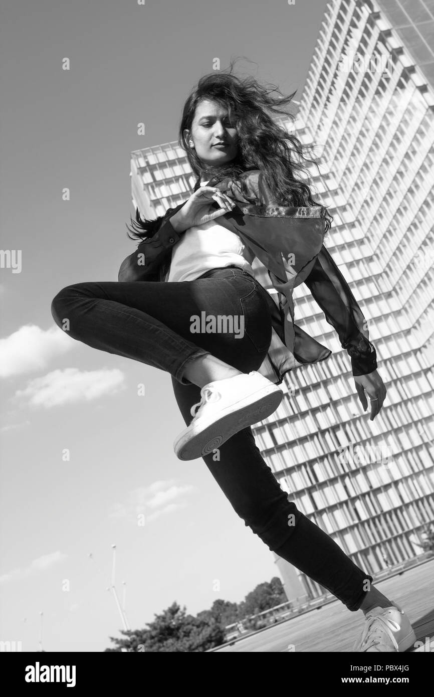 Junge athletische indische Frau Stockfoto