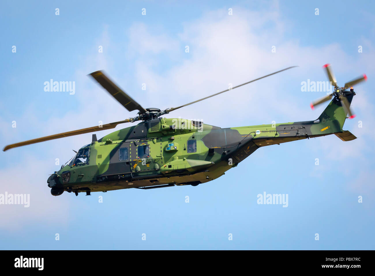 Fairford, Gloucestershire, Großbritannien - 14 Juli, 2018: NH-Industries NH90 TTH Finish Armee Hubschrauber wird an der Royal International Air Tattoo 2018 Stockfoto