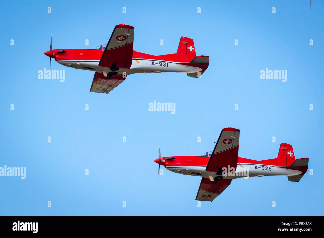 Fairford, Gloucestershire, Großbritannien - 14 Juli, 2018: Schweizer Luftwaffe Pilatus PC-7 angezeigte Fairford International Air Tattoo 2018 Stockfoto