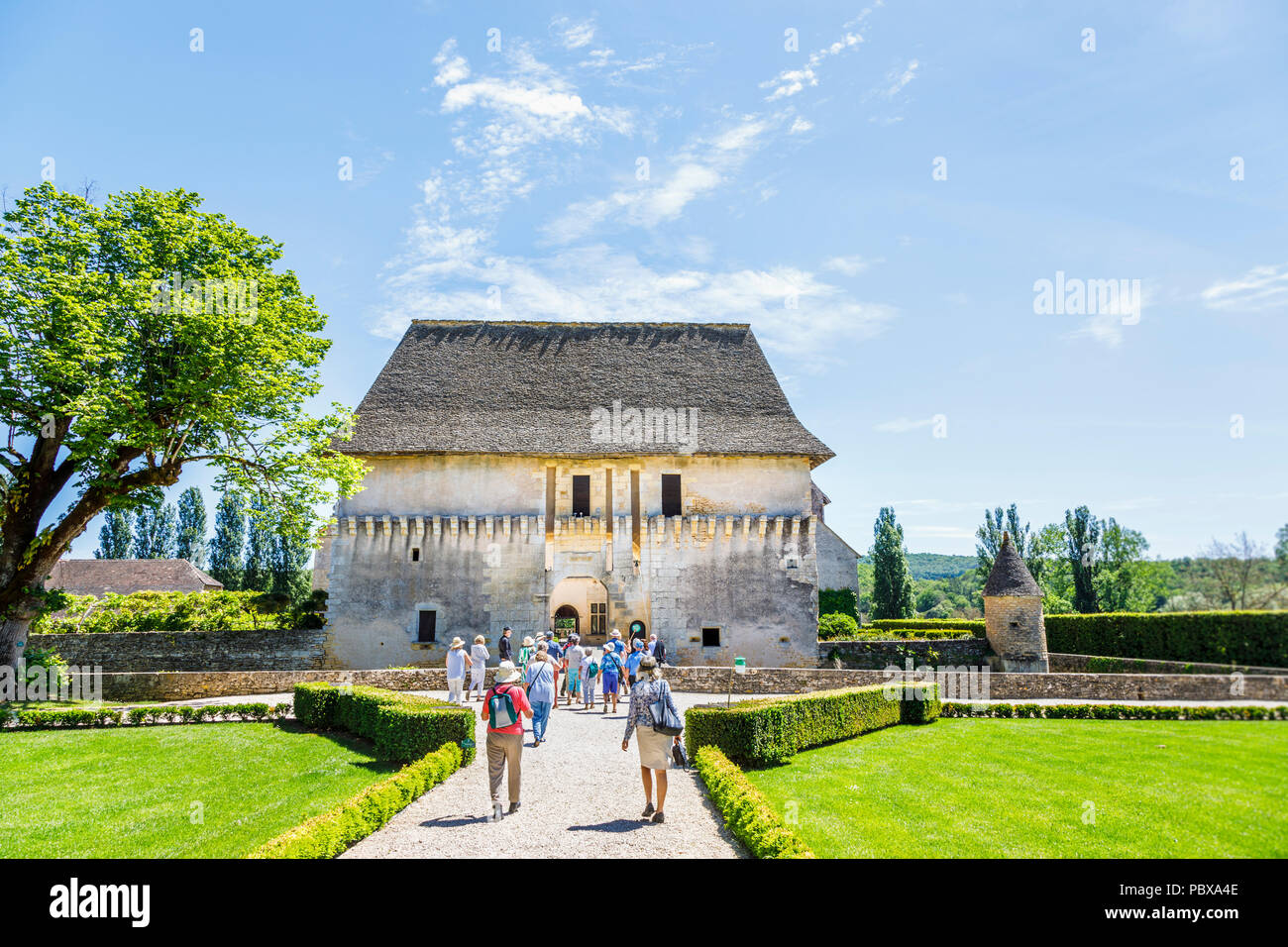 Eingang zum Chateau de Losse, einem mittelalterlichen französischen Historischen Haus und Ort, im Périgord, Dordogne im Südwesten Frankreichs, an einem sonnigen Tag Stockfoto