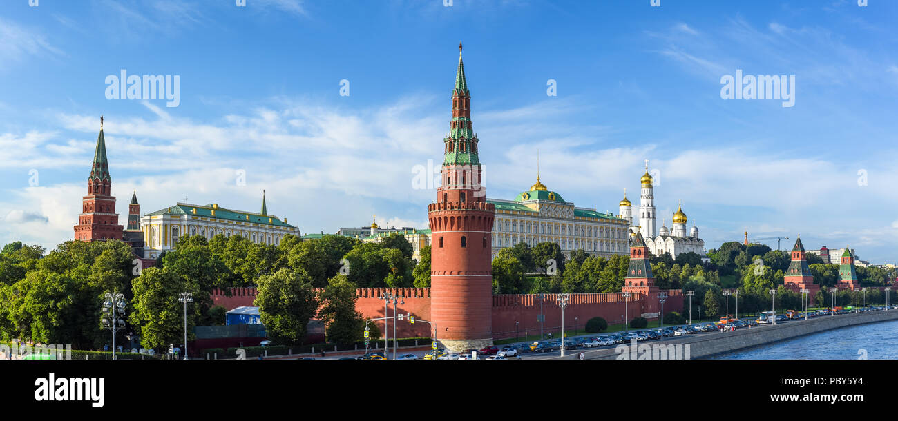 Panorama der Moskauer Kreml von der Brücke Stockfoto