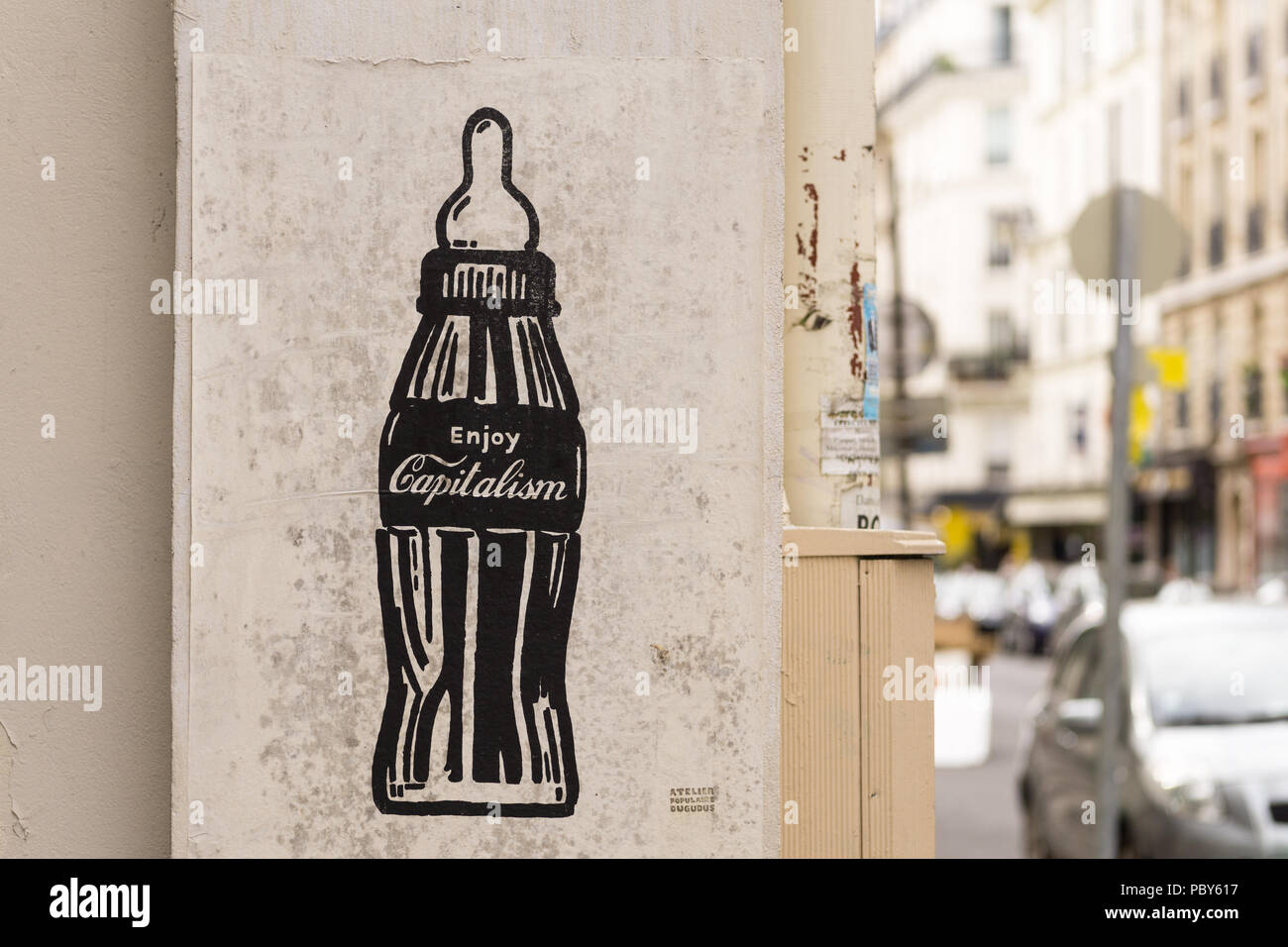 Paris Street Art - anti-Kapitalismus street art im 11. arrondissement von Paris, Frankreich, Europa. Stockfoto
