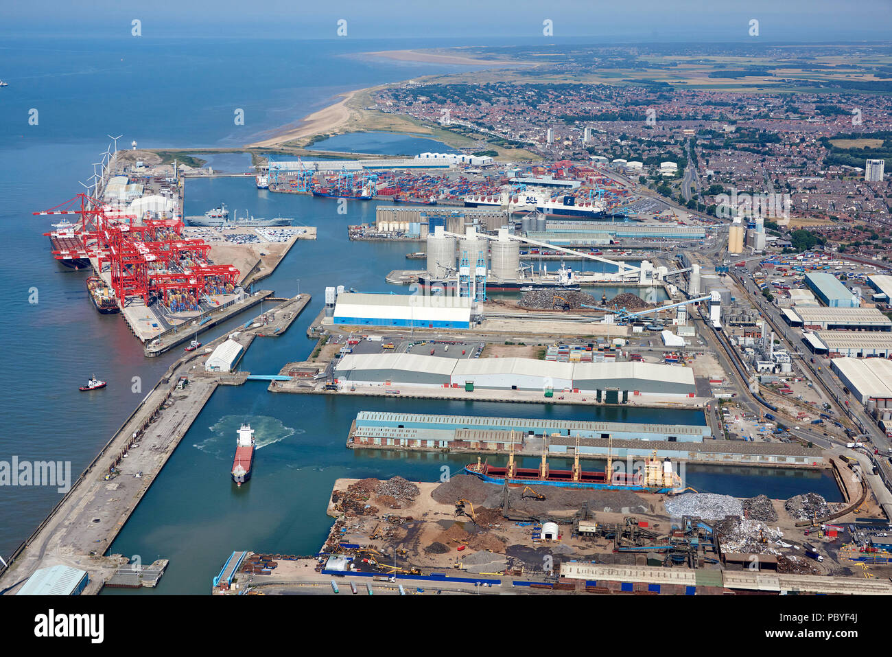 Ein Luftbild der Peel Port, Seaforth Dock, Liverpool, Merseyside, North West England, Großbritannien Stockfoto