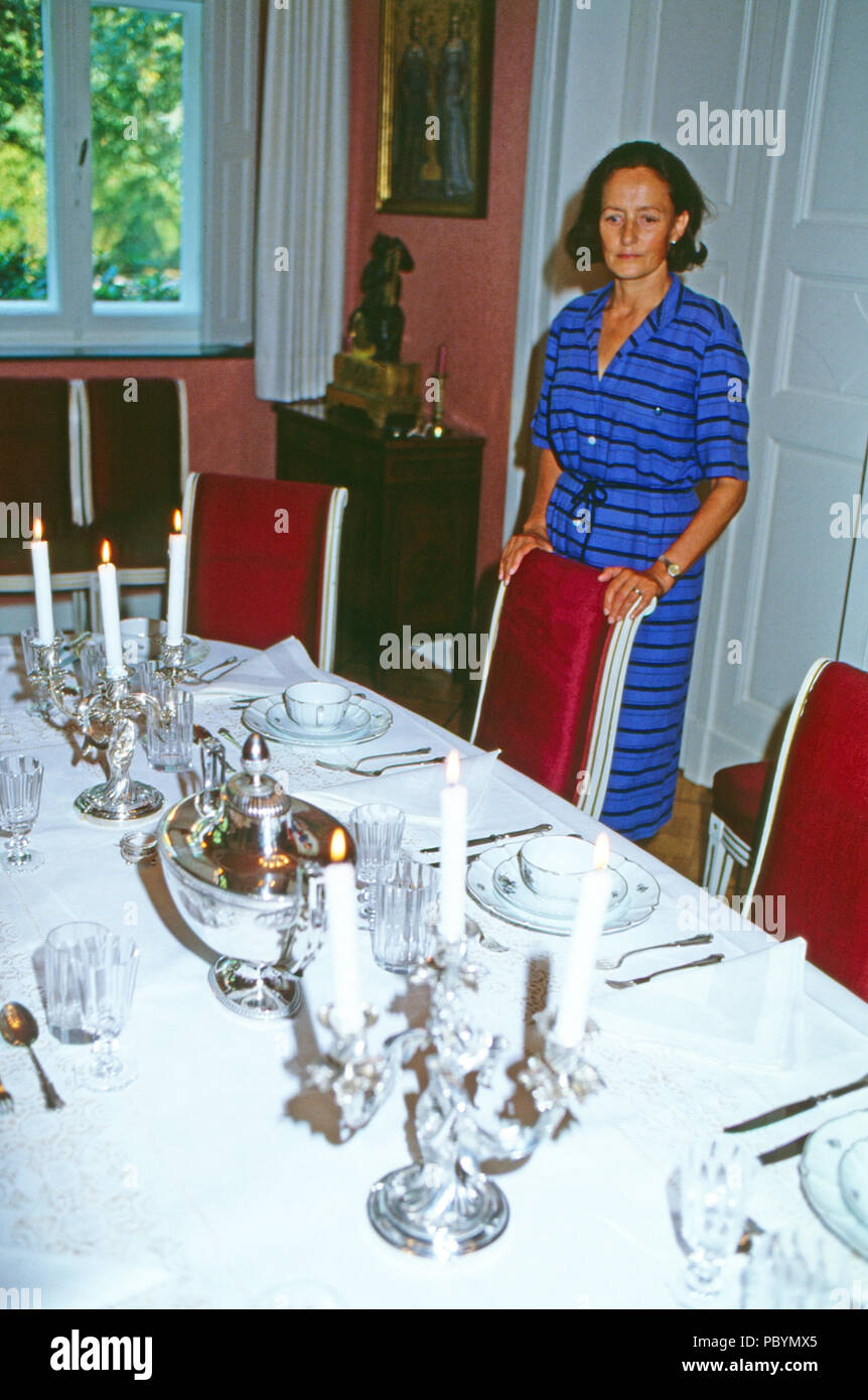 Gabriele Herzogin von Croy im Haus Merfeld in Dülmen, Deutschland 1985. Gabriele Herzogin von Croy in Merfeld mension in Duelmen, Deutschland, 1985. Stockfoto