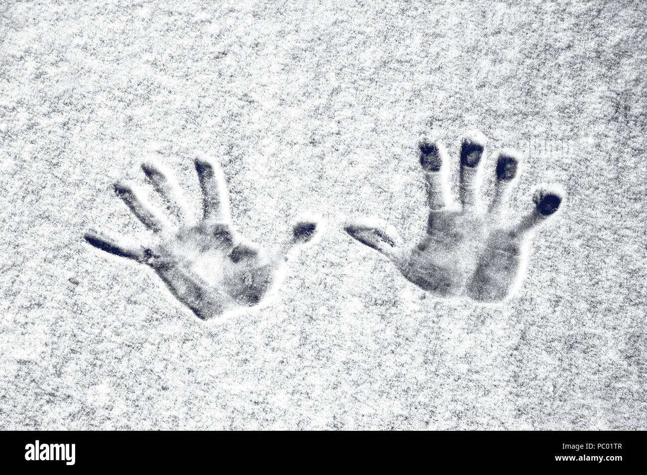 Handabdruck schnee Fotos und Bildmaterial in hoher Auflösung Alamy