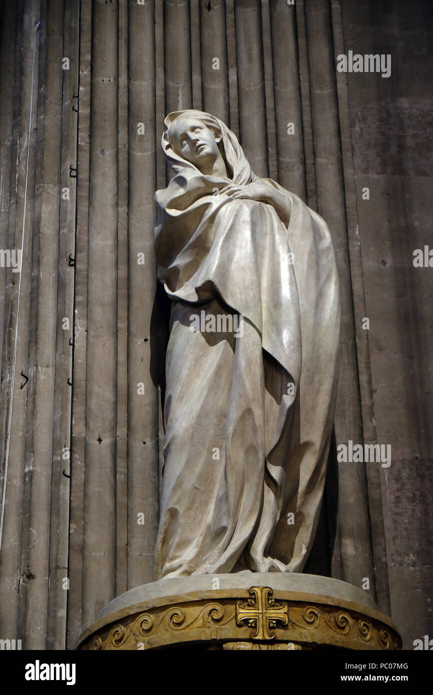 Der Schmerzhaften Muttergottes von Edme Bouchardon, Statue in der Kirche Saint Sulpice, Paris, Frankreich Stockfoto