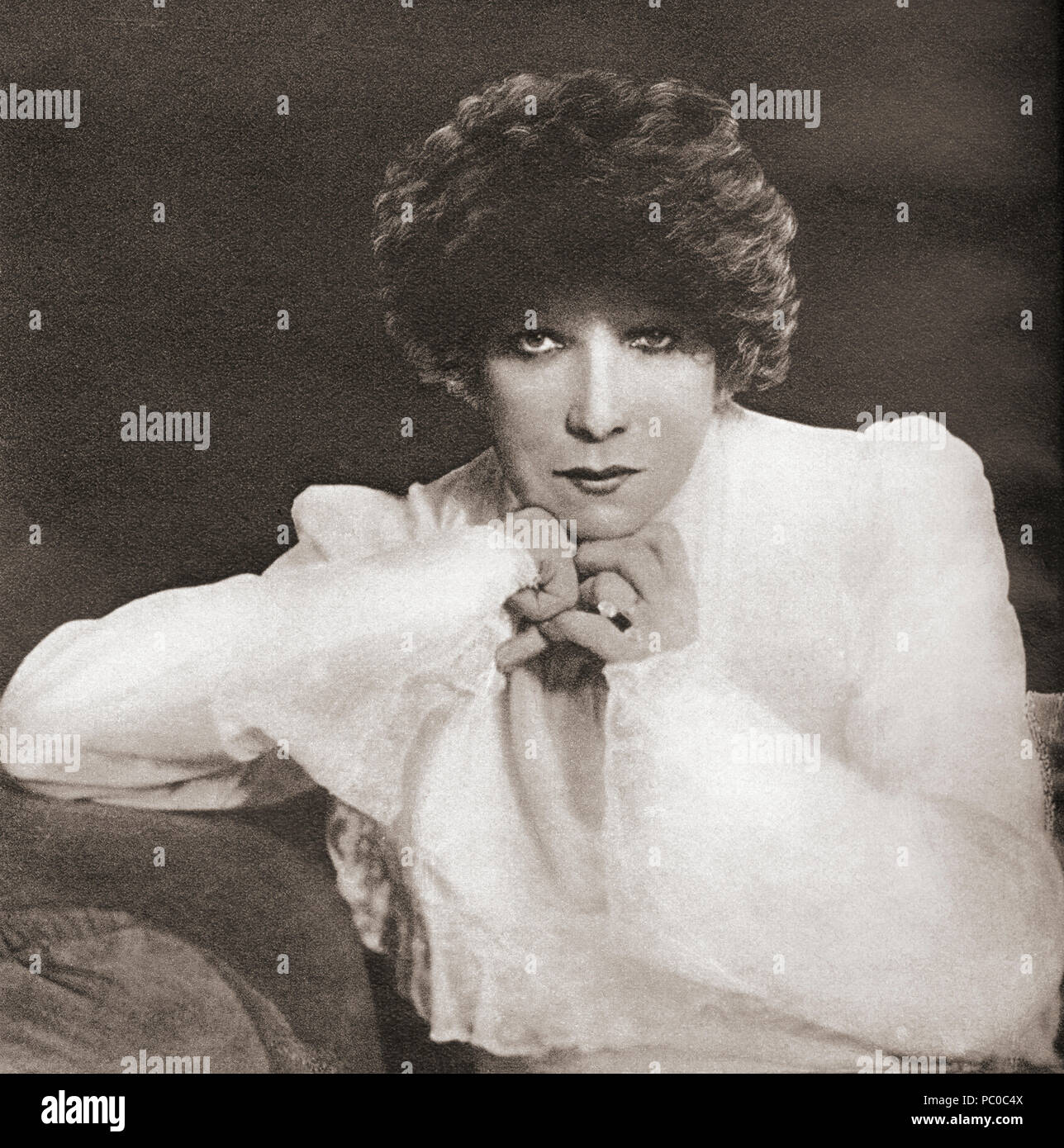Sarah Bernhardt 1844 1923 Franzosische Buhnenschauspielerin Von Diesen Enormen Jahre Veroffentlicht 1938 Stockfotografie Alamy