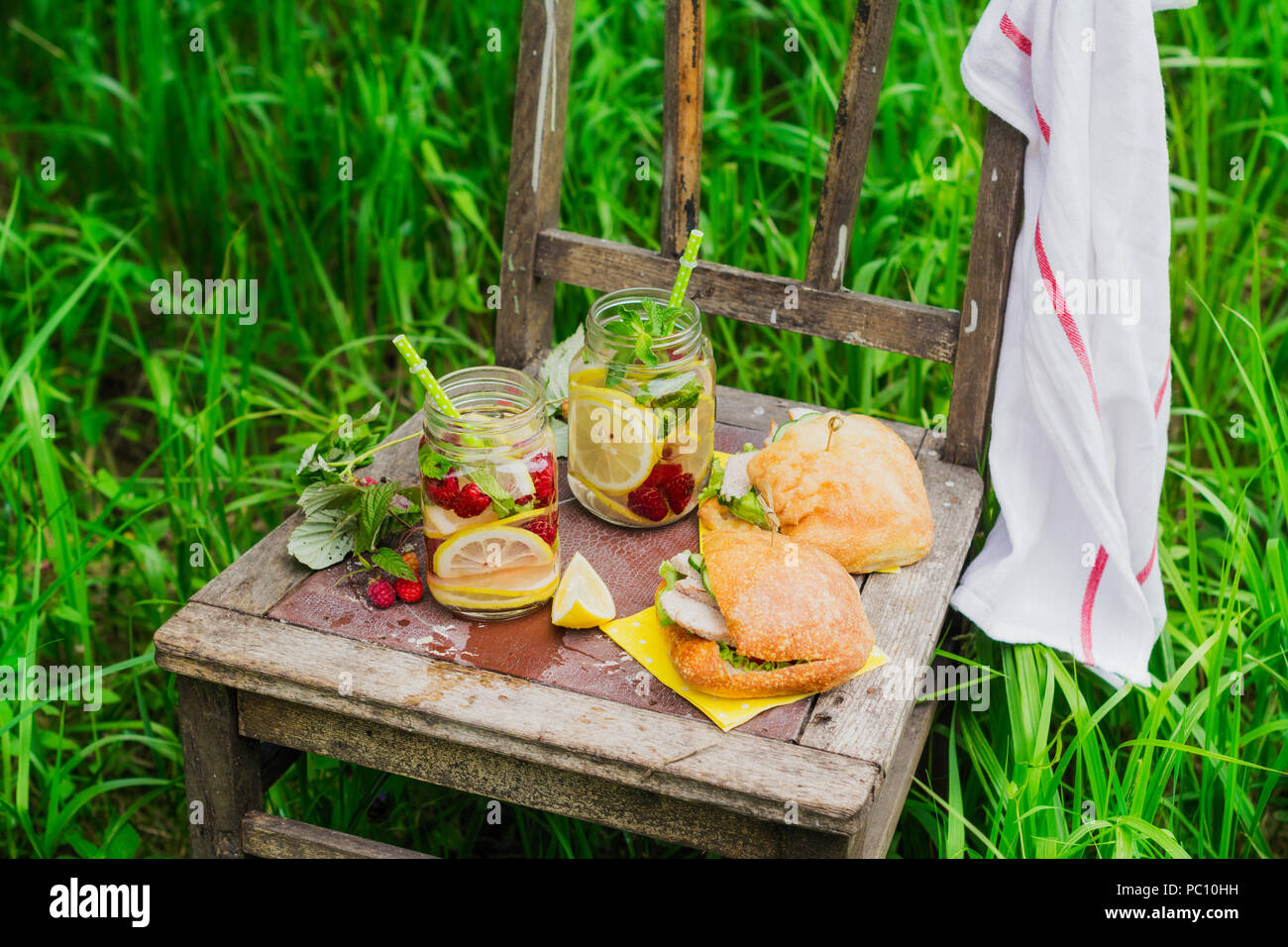Sandwiches mit putenschinken -Fotos und -Bildmaterial in hoher ...