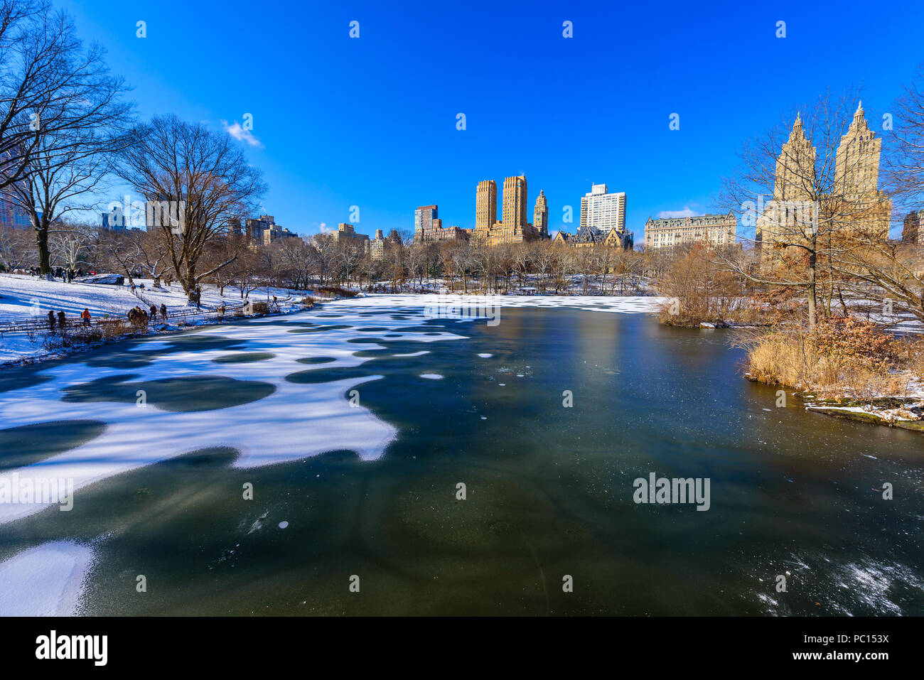 See im Central Park von New York City im Winter Landschaft, USA Stockfoto