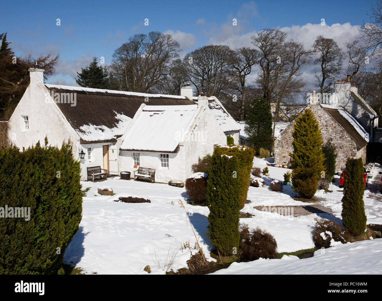 Swanston Dorf, Edinburgh, Schottland, nach Frühling Schneefall Stockfoto