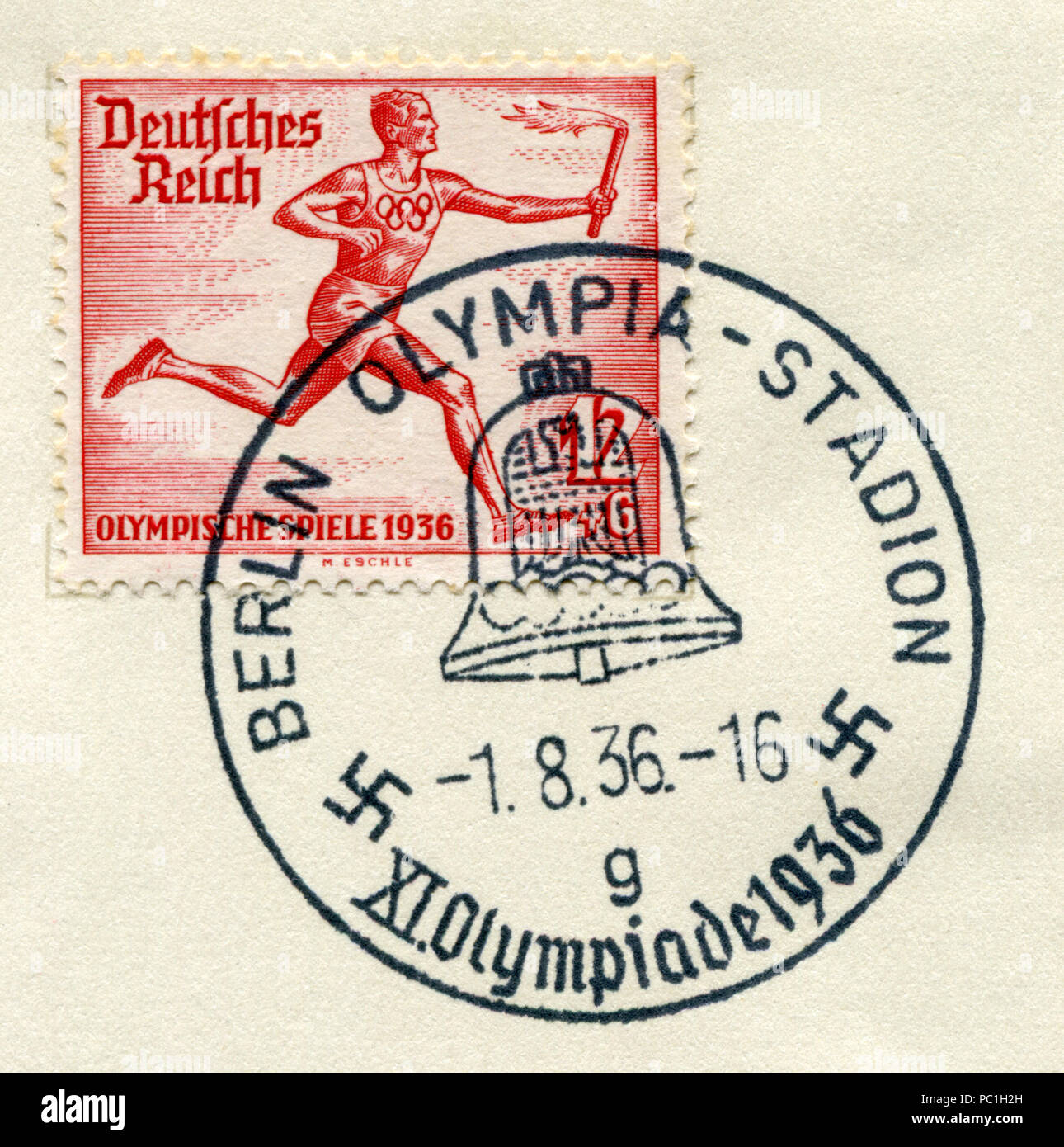 Deutsche historische Stempel: 11. Olympischen Sommerspiele 1936 in Berlin, Läufer mit einer Fackel. Das Olympiastadion, Zensur, Deutschland, Drittes Reich Stockfoto