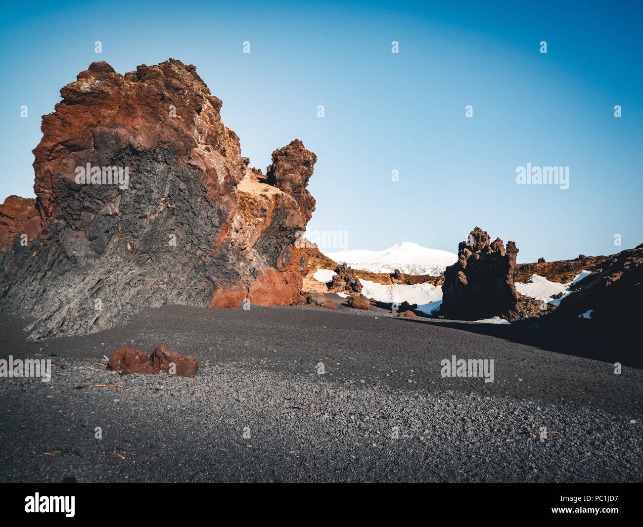 Djúpalónssandur Sun Star oder der schwarzen Lava Pearl Beach auf der Halbinsel Snaefellsnes in Island. Stockfoto