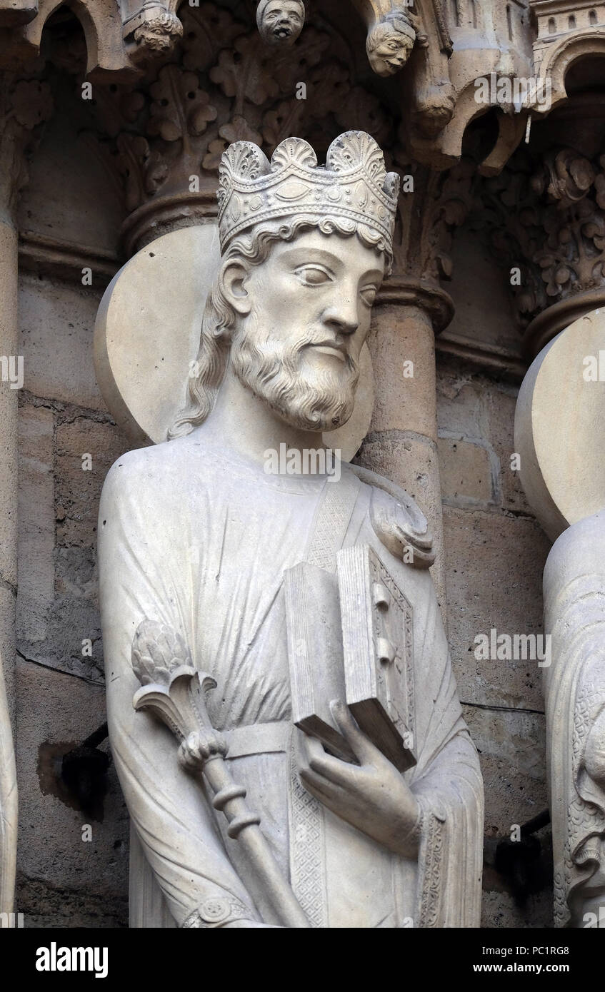 König Salomo, Portal von St. Anne, die Kathedrale Notre Dame, Paris, Weltkulturerbe der UNESCO in Paris, Frankreich Stockfoto