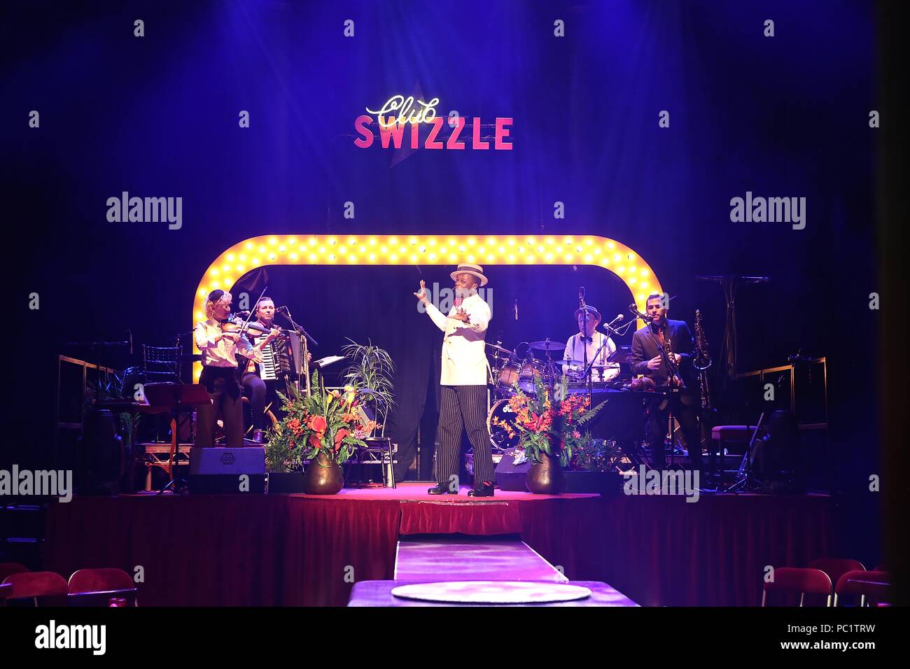 CLUB SWIZZLE, ROUNDHOUSE, Chalk Farm Road, Camden Town, London NW1 8EH MONTAG, 30. JULI 2018 Stockfoto