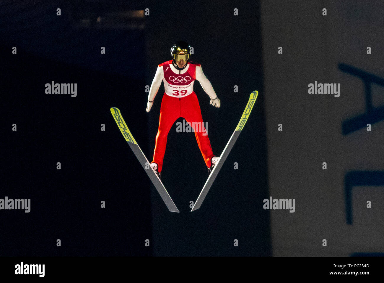 Michael Hayboeck (AUT) konkurrieren im Skispringen Herren Normalschanze Qualifikation bei den Olympischen Winterspielen PyeongChang 2018 Stockfoto