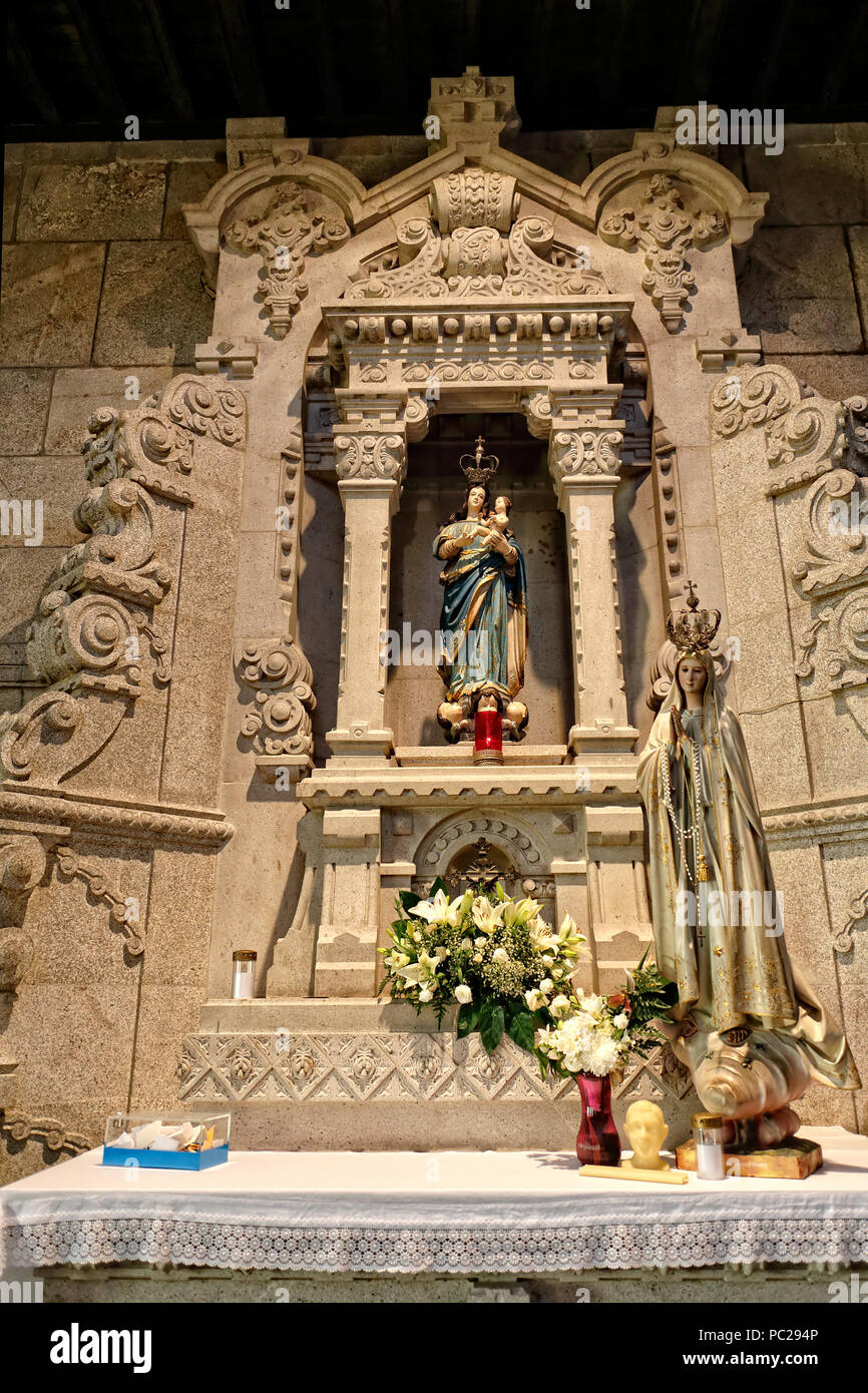 Bilder von Unserer Lieben Frau. Kirche von Santa Luzia in Viana, nördlich von Portugal Stockfoto