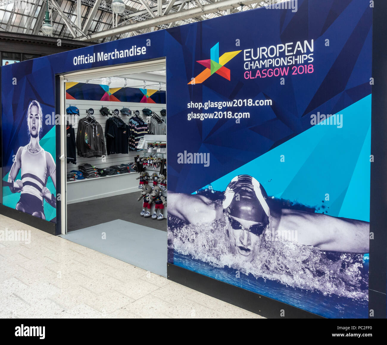 Pop-up offizielle Merchandise Shop für Glasgow 2018, Europameisterschaft in die bahnhofshalle von Glasgow Central Station Stockfoto