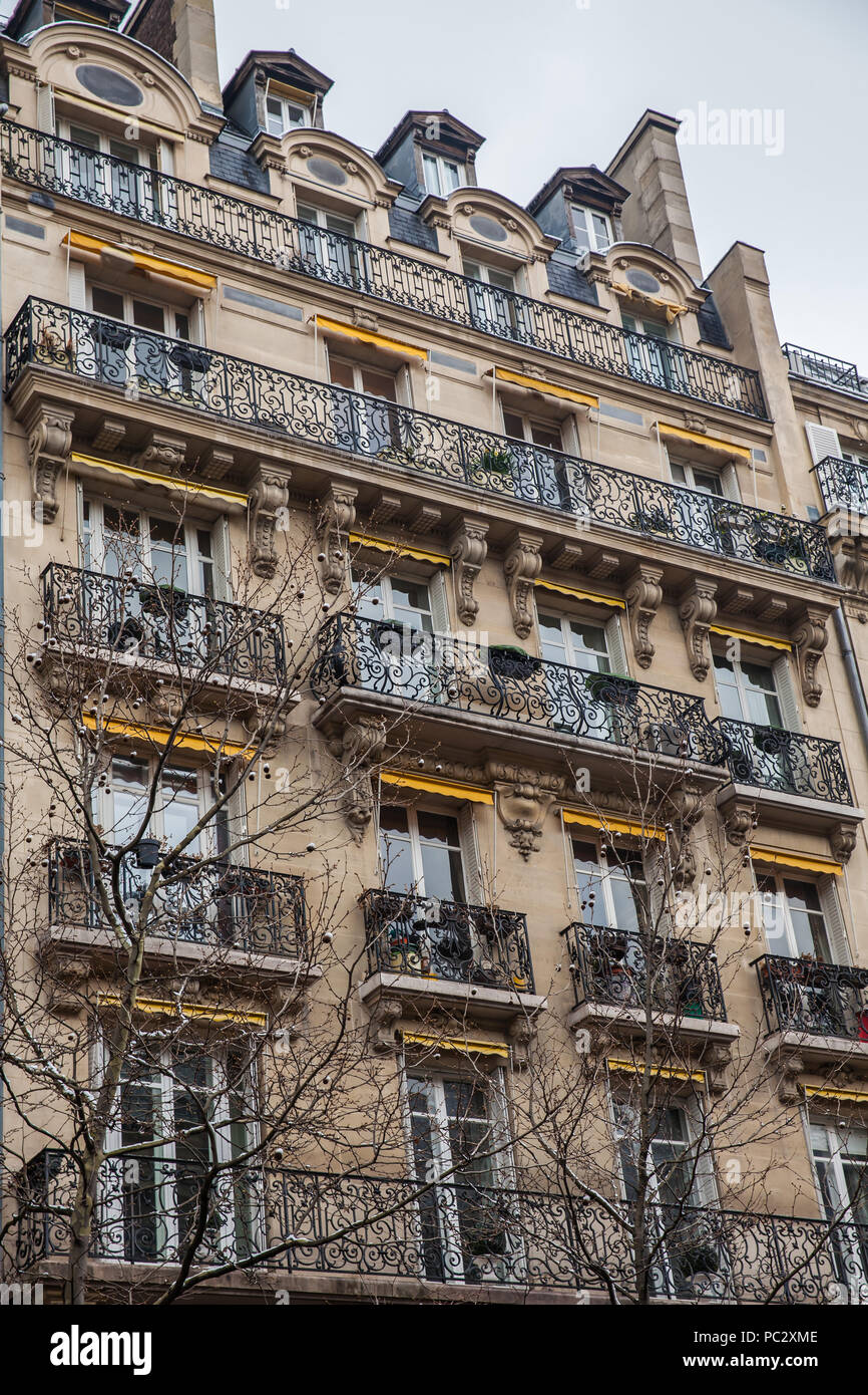 Antike Gebäude an Danton Straße in Paris Frankreich Stockfoto
