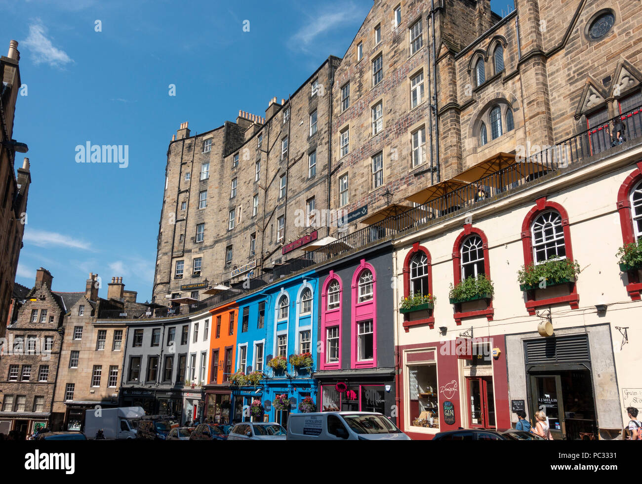 Bunte Fassaden an der Victoria Street in der historischen Altstadt von Edinburgh, Schottland, Großbritannien Stockfoto