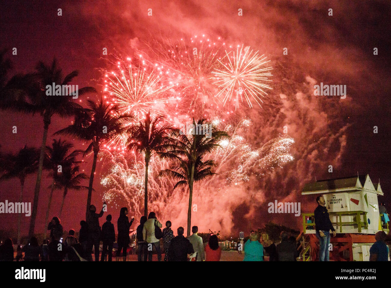 Miami Beach Florida, Silvester, Feier Feuerwerk, beobachten, Besucher reisen Reise Reise Tourismus Wahrzeichen Kultur Kultur Kultur, V Stockfoto