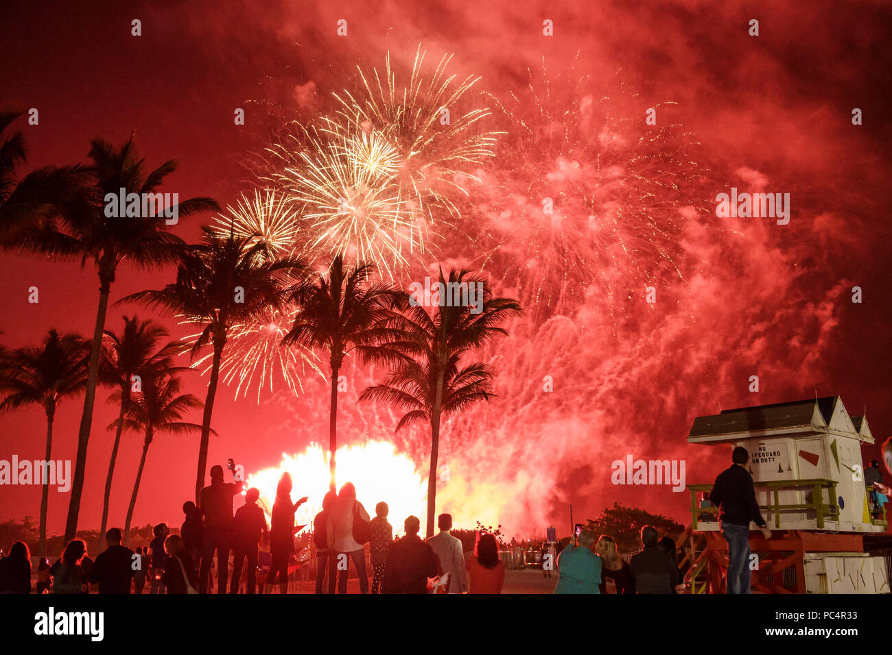 Miami Beach Florida, Silvester, Feier Feuerwerk, beobachten, Besucher reisen Reise Reise Tourismus Wahrzeichen Kultur Kultur Kultur, V Stockfoto