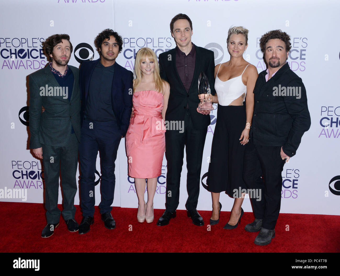 Johnny galecki and kaley cuoco sweeting -Fotos und -Bildmaterial in ...