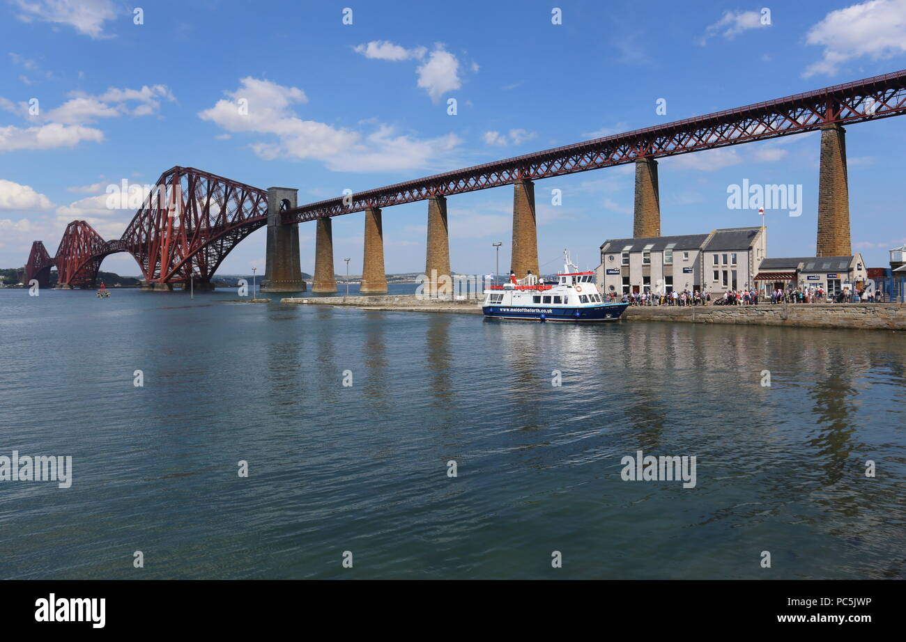 Zimmermädchen der vierten Schiff vertäut an Hawes Pier South Queensferry Schottland Juli 2018 Stockfoto