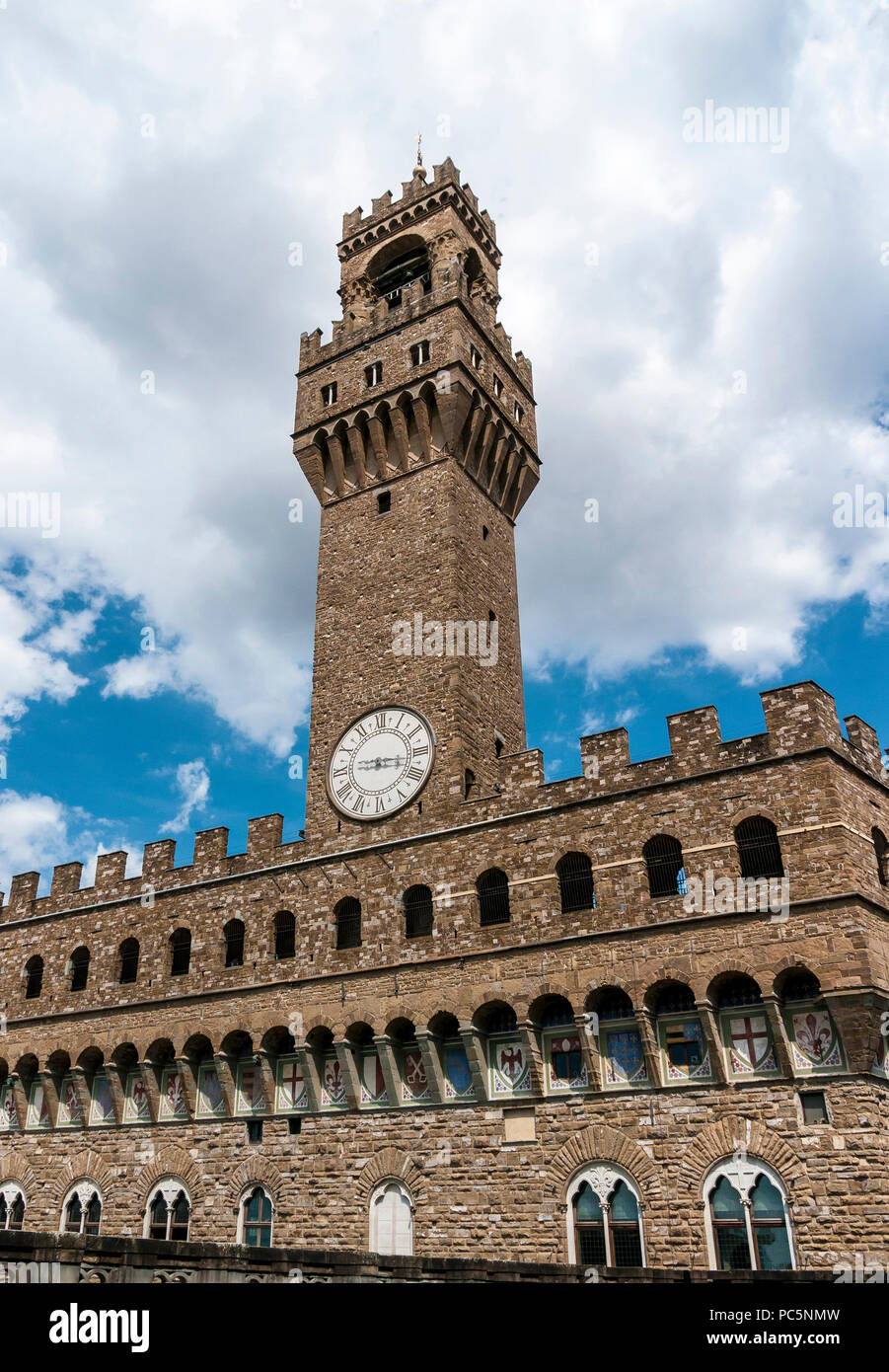 Die Bögen der Der Palazzo Vecchio, das Rathaus von Florenz, Italien. Von der Piazzale Michelangelo genommen Stockfoto