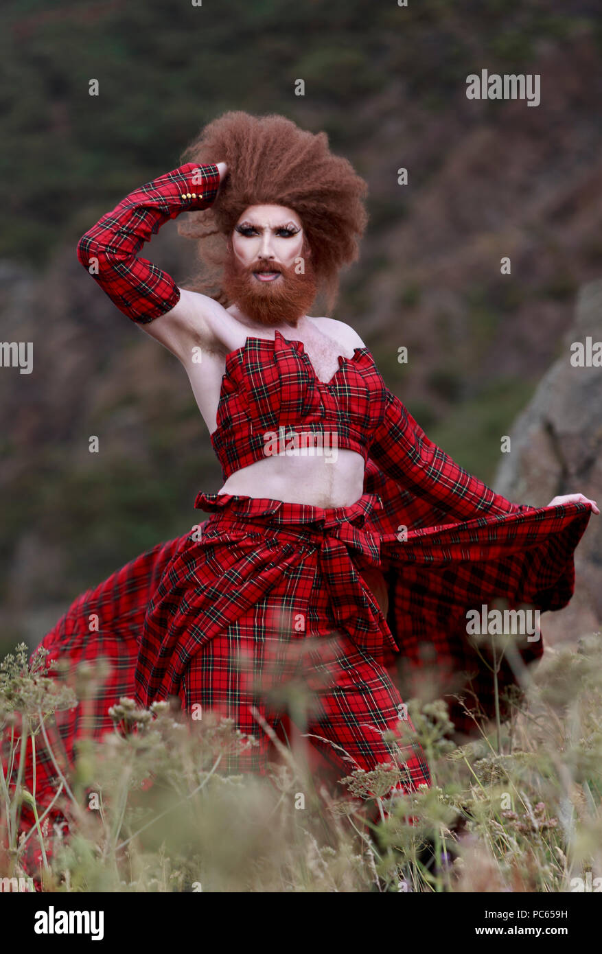 Edinburgh, Schottland. UK. 31. Juli 2018. Drücken Sie Anruf Gingzilla als Teil von Edinburgh Fringe Festival 2018 fotografiert in Queen's Drive rund. Arthur's Seat. Edinburgh. Pako Mera/Alamy Leben Nachrichten. Stockfoto