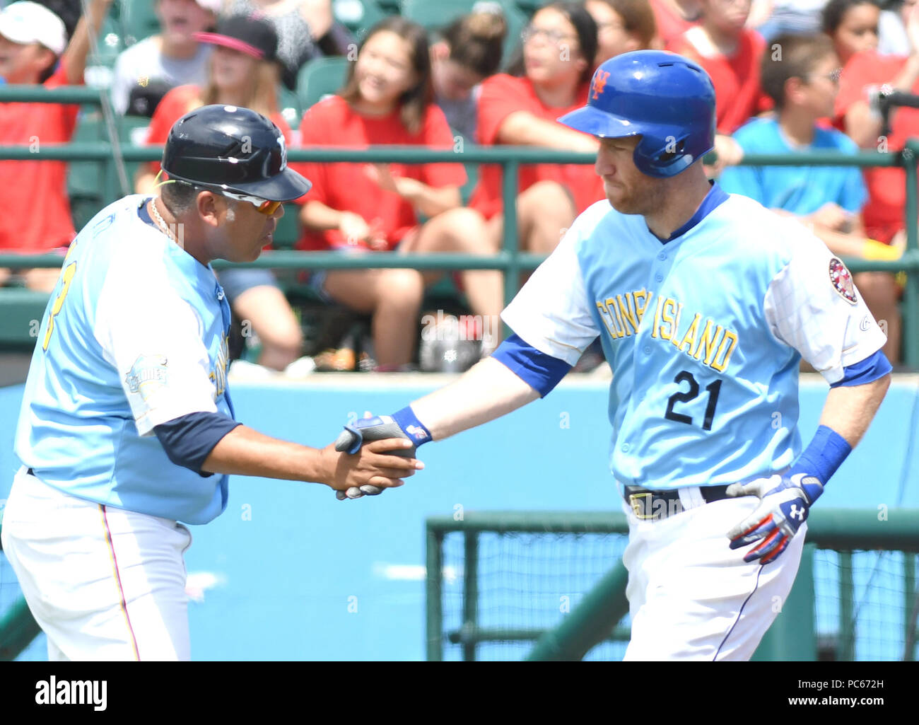 New York, NY, USA. 28. Juli 2018. ew York Mets Spieler Todd Frazier spielt eine rehab Spiel bei MCU-Park in Brooklyn, NY am 31. Juli, als er für seine Rückkehr zu den Mets Aufstellung vorbereitet. In seinem Brooklyn aussehen Frazier ging 1 für 4 mit einem home run im achten Inning. Nach seinem blast Frazier im Dugout durch seine neuen Mannschaftskameraden wasmobbed. Frazier wird erwartet das Mets dieses Wochenende bei Citi Field wieder zusammenzubringen. Credit: George Napolitano/Alamy leben Nachrichten Stockfoto