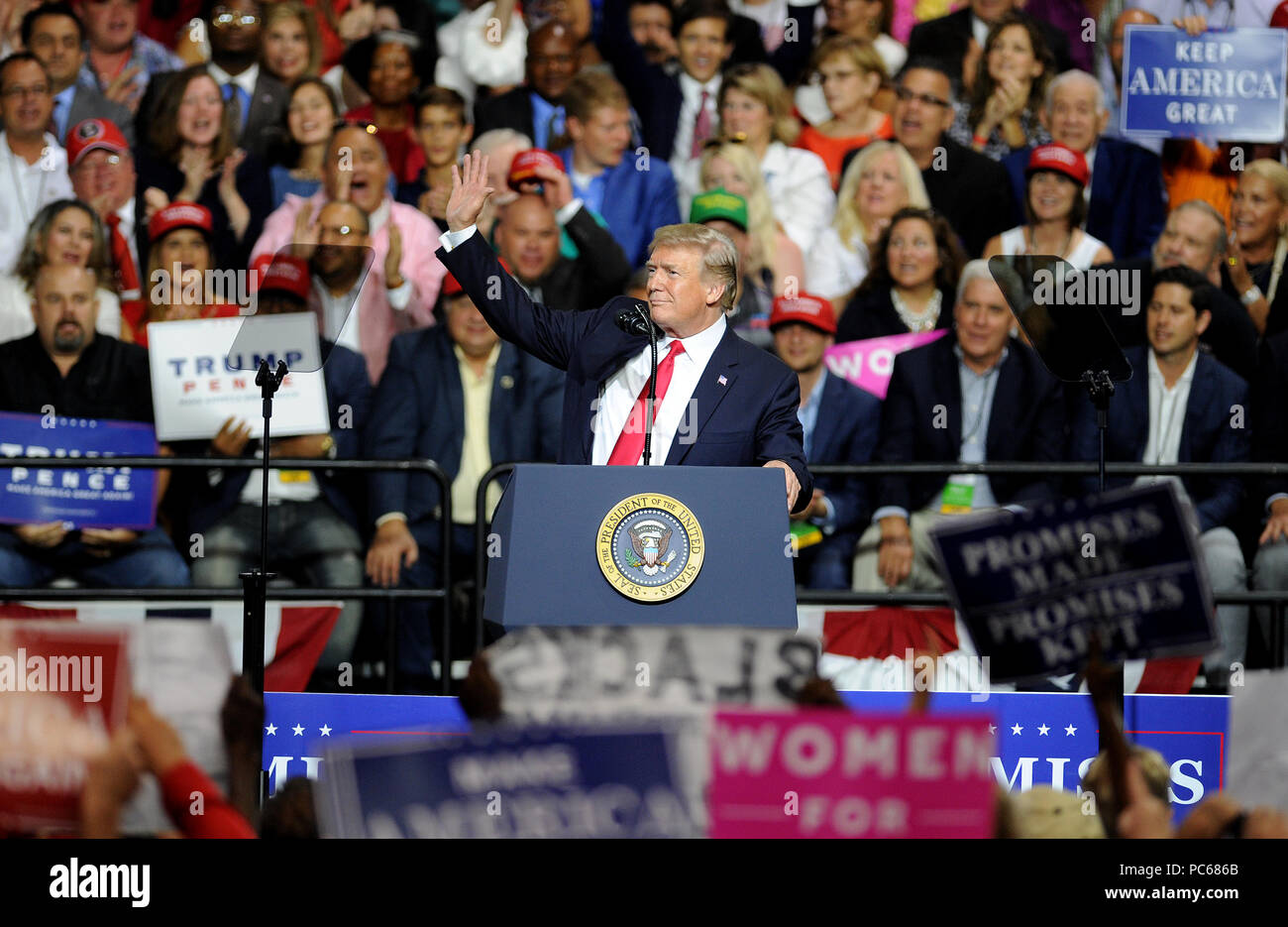 Tampa, Florida, USA. 31. Juli 2018. Us-Präsident Donald Trump spricht bei einem Amerika wieder einmal Super Rally am 31. Juli 2018 an der Florida State Fairgrounds in Tampa, Florida. (Paul Hennessy/Alamy) Credit: Paul Hennessy/Alamy leben Nachrichten Stockfoto