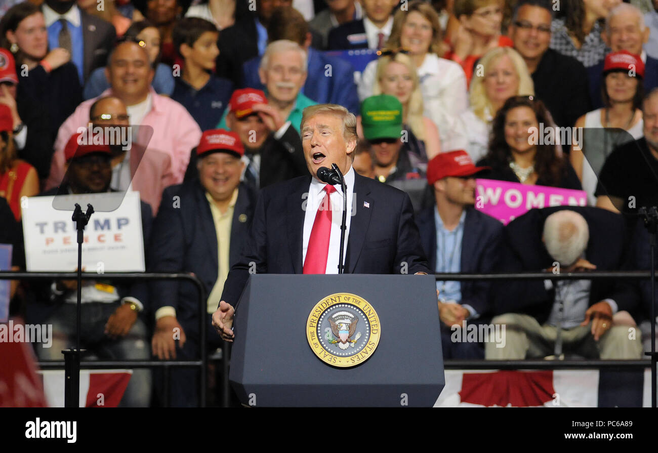 Tampa, Florida, USA. 31. Juli 2018. Us-Präsident Donald Trump spricht bei einem Amerika wieder einmal Super Rally am 31. Juli 2018 an der Florida State Fairgrounds in Tampa, Florida. (Paul Hennessy/Alamy) Credit: Paul Hennessy/Alamy leben Nachrichten Stockfoto