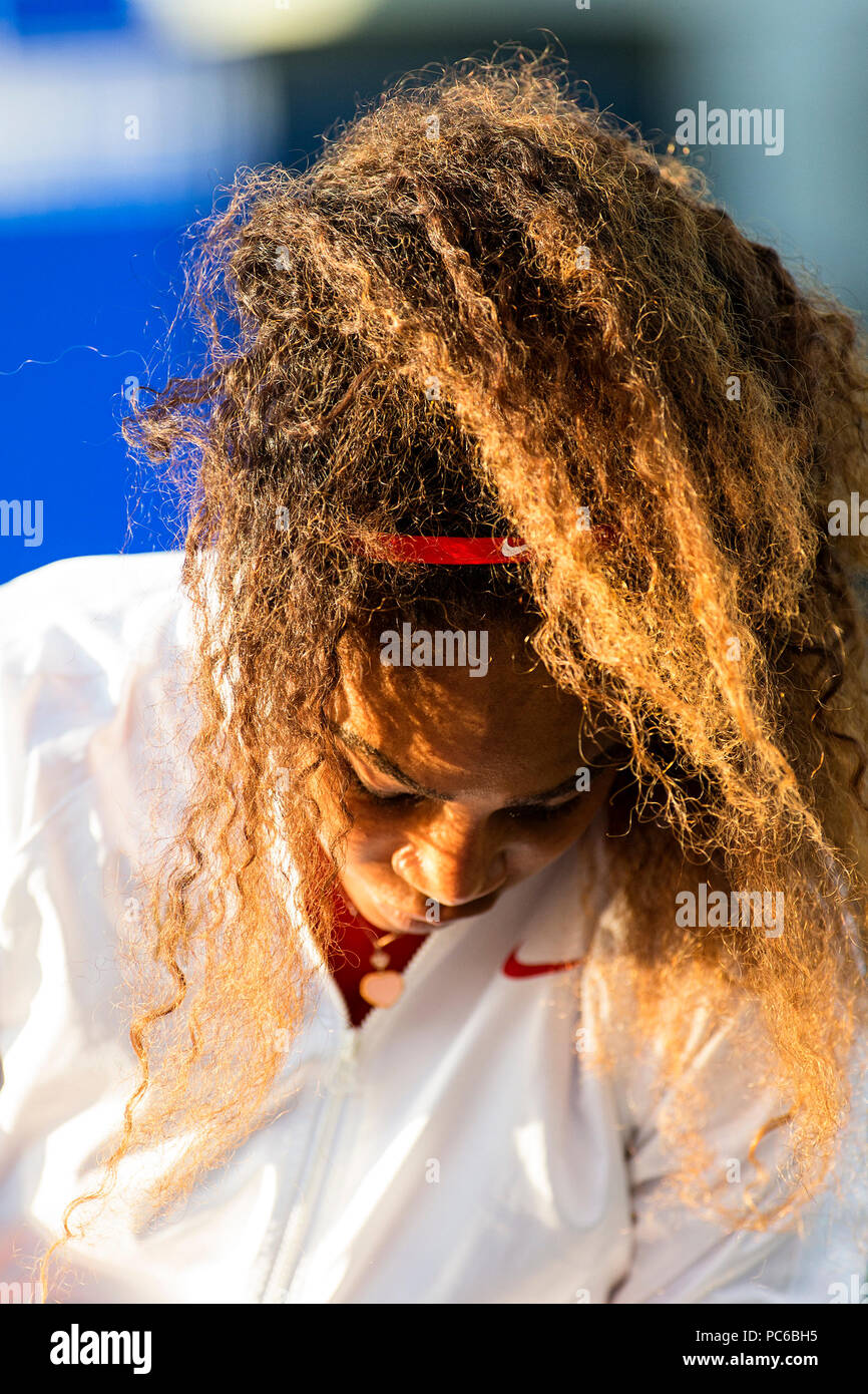 San Jose, Kalifornien, USA. Juli 31, 2018. Serena Williams (USA) wurde von Johanna Konta (GBR) 6-1, 6-0 in der ersten Runde Tätigkeit am Mubadala Silicon Valley Klassiker an der San Jose State University in San Jose, Kalifornien, besiegt. © Mals Taam/TennisClix/CSM/Alamy leben Nachrichten Stockfoto
