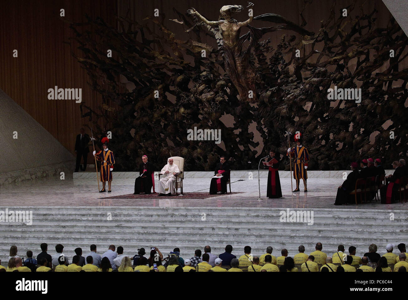 August 1, 2018 - Vatikanstadt (Heiliger Stuhl) Papst Franziskus während seiner Generalaudienz in der Aula Paolo VI. im Vatikan (Credit Bild: © evandro Inetti über ZUMA Draht) Stockfoto