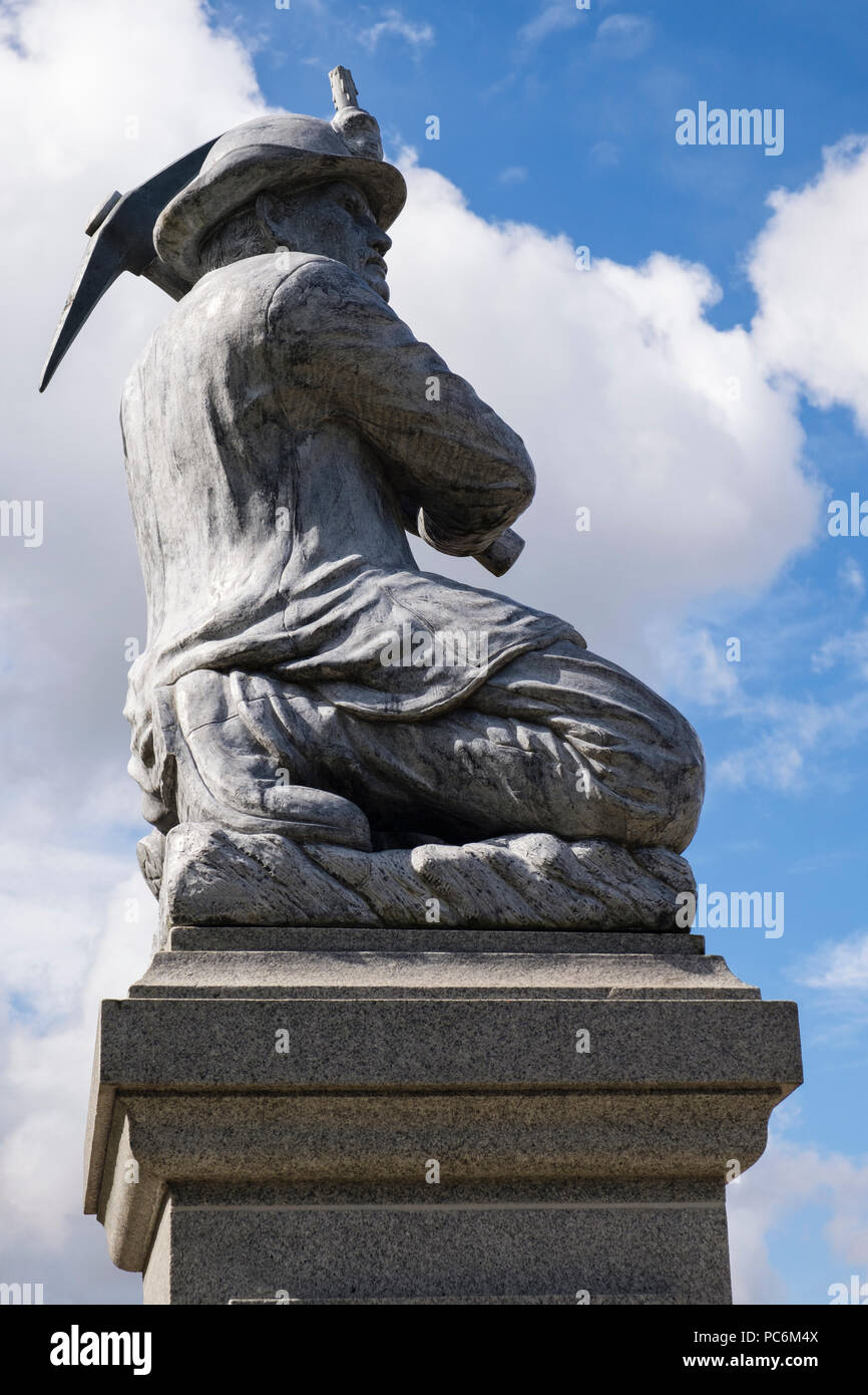 Denkmal Figur Skulptur Statue eines Bergarbeiters Hommage an Great Laxey Miners. Laxey, Isle of man, Britische Inseln Stockfoto
