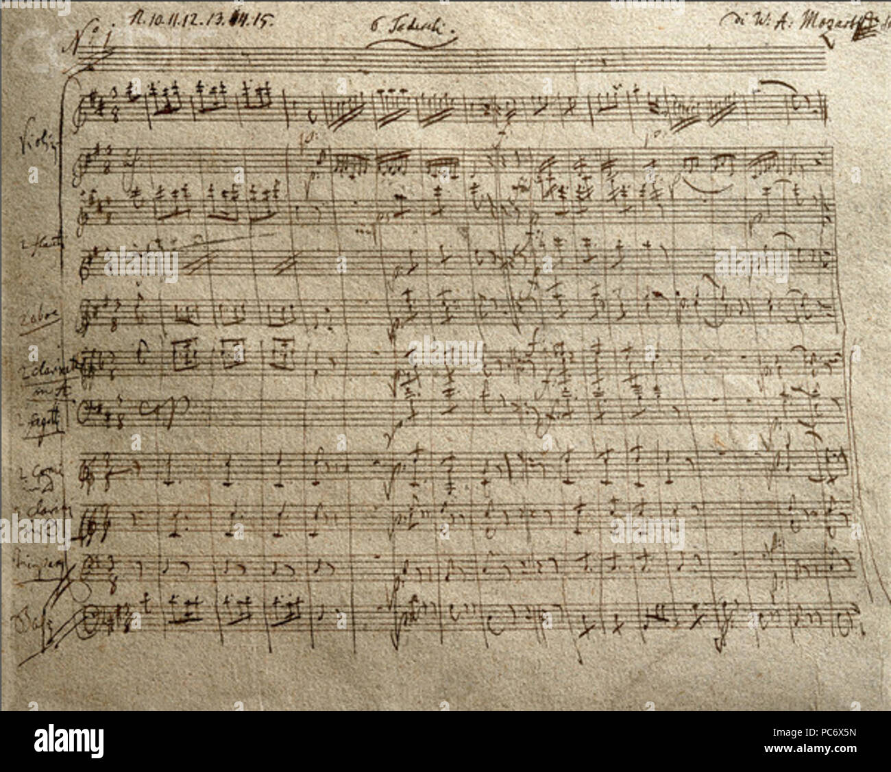 11 autographe Partitur der Prager Symphonie von Mozart Stockfoto