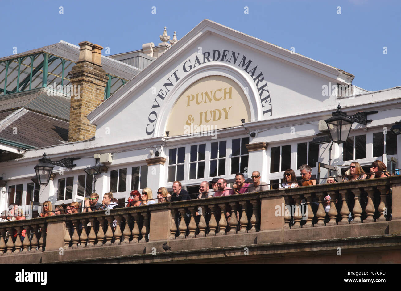 Punch und Judy Bar Covent Garden Market Sommer 2017 Stockfoto