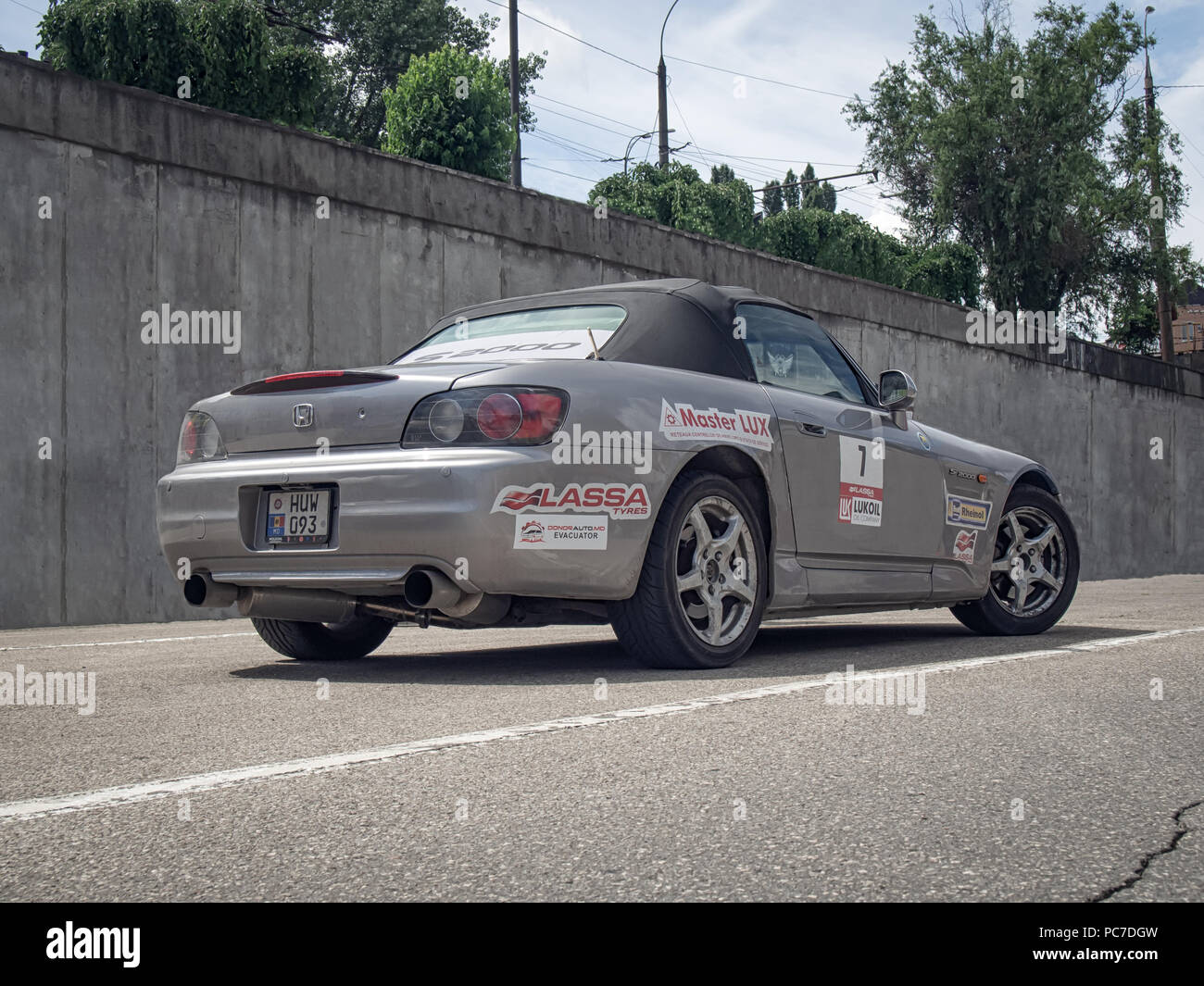 CHISINAU, Moldawien - 23. JUNI 2018: Honda S 2000 auf den Straßen der Stadt Stockfoto