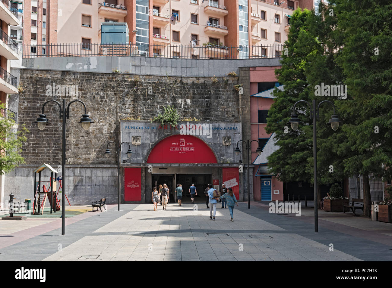 Eingabe und Ausgabe der Artxanda Seilbahn, Bilbao, Spanien. Stockfoto