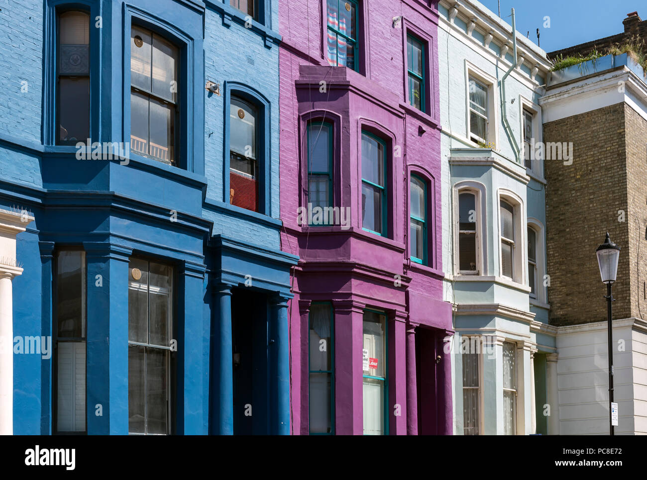 Buntes Haus Fronten Lancaster Road in Notting Hill, London, England, Großbritannien Stockfoto