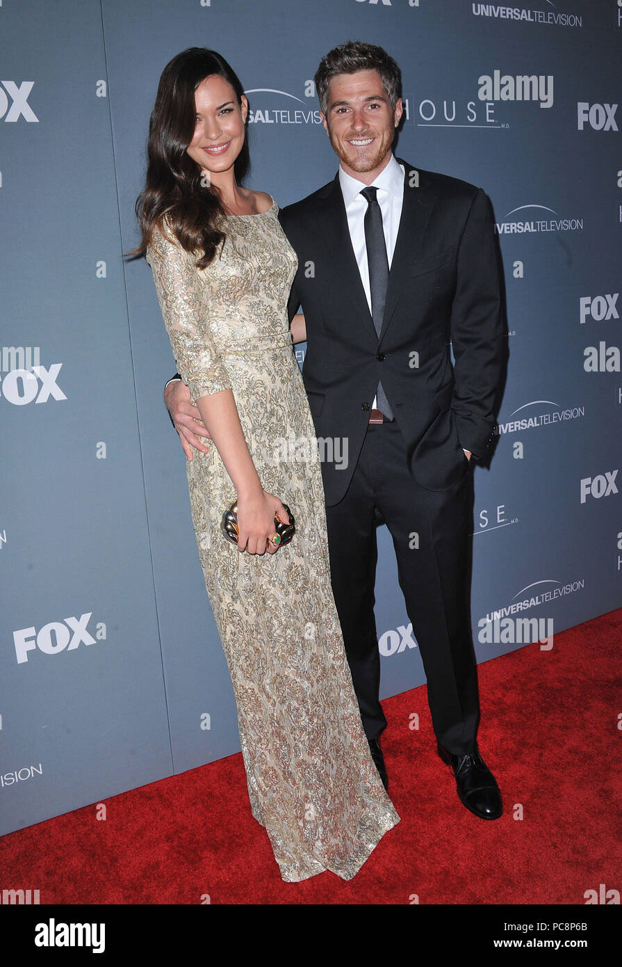 Odette Annable, Ehemann Dave Annable am Haus Wrap Party - 2012 im zikade Club in Los Angeles. Odette Annable, Ehemann Dave Annable 22 - - - - - - - - - - - - - Red Carpet Event, Vertikal, USA, Filmindustrie, Prominente, Fotografie, Bestof, Kunst, Kultur und Unterhaltung, Topix Prominente Fashion/Vertikal, Besten, Event in Hollywood Leben - Kalifornien, Roter Teppich und backstage, USA, Film, Stars, Film Stars, TV Stars, Musik, Promis, Fotografie, Bestof, Kunst, Kultur und Unterhaltung, Topix, Vertikal, Familie von aus dem Jahr 2012, Anfrage tsuni @ Gamma-USA. Stockfoto